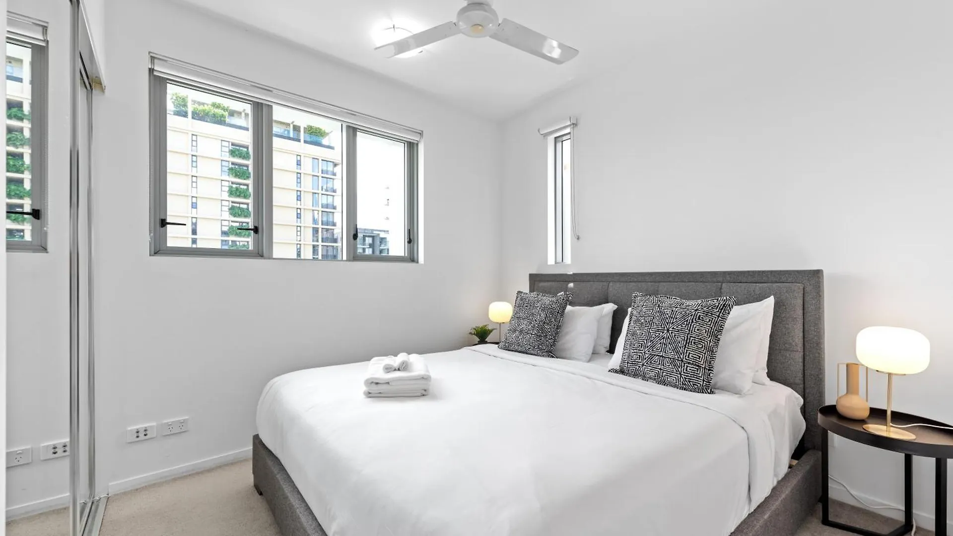 Apartment Bright And Cozy 2Br Apt With King Bed, Parking & Wi-Fi Brisbane