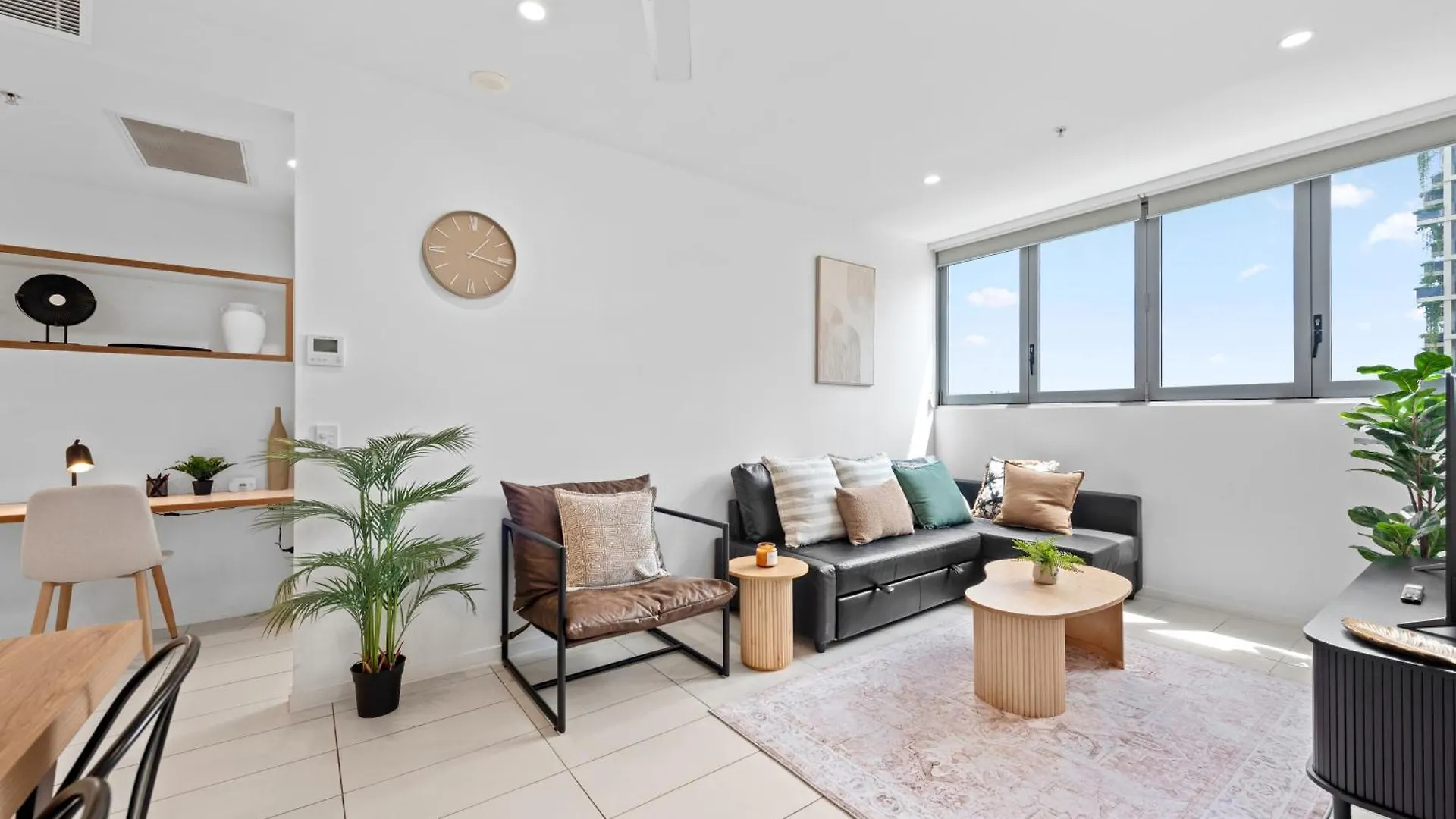 Bright And Cozy 2Br Apt With King Bed, Parking & Wi-Fi Brisbane