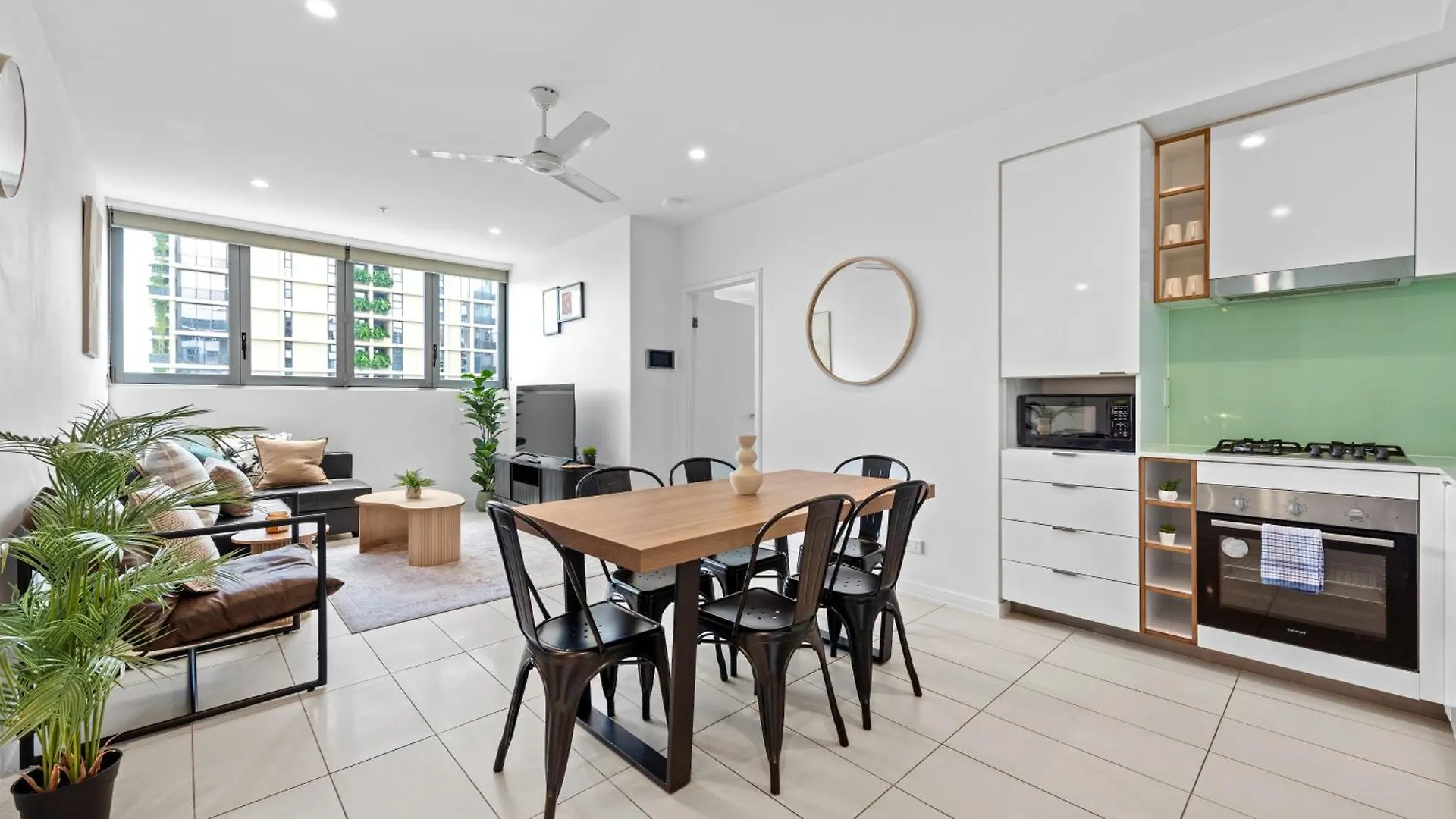 Bright And Cozy 2Br Apt With King Bed, Parking & Wi-Fi Brisbane Australia