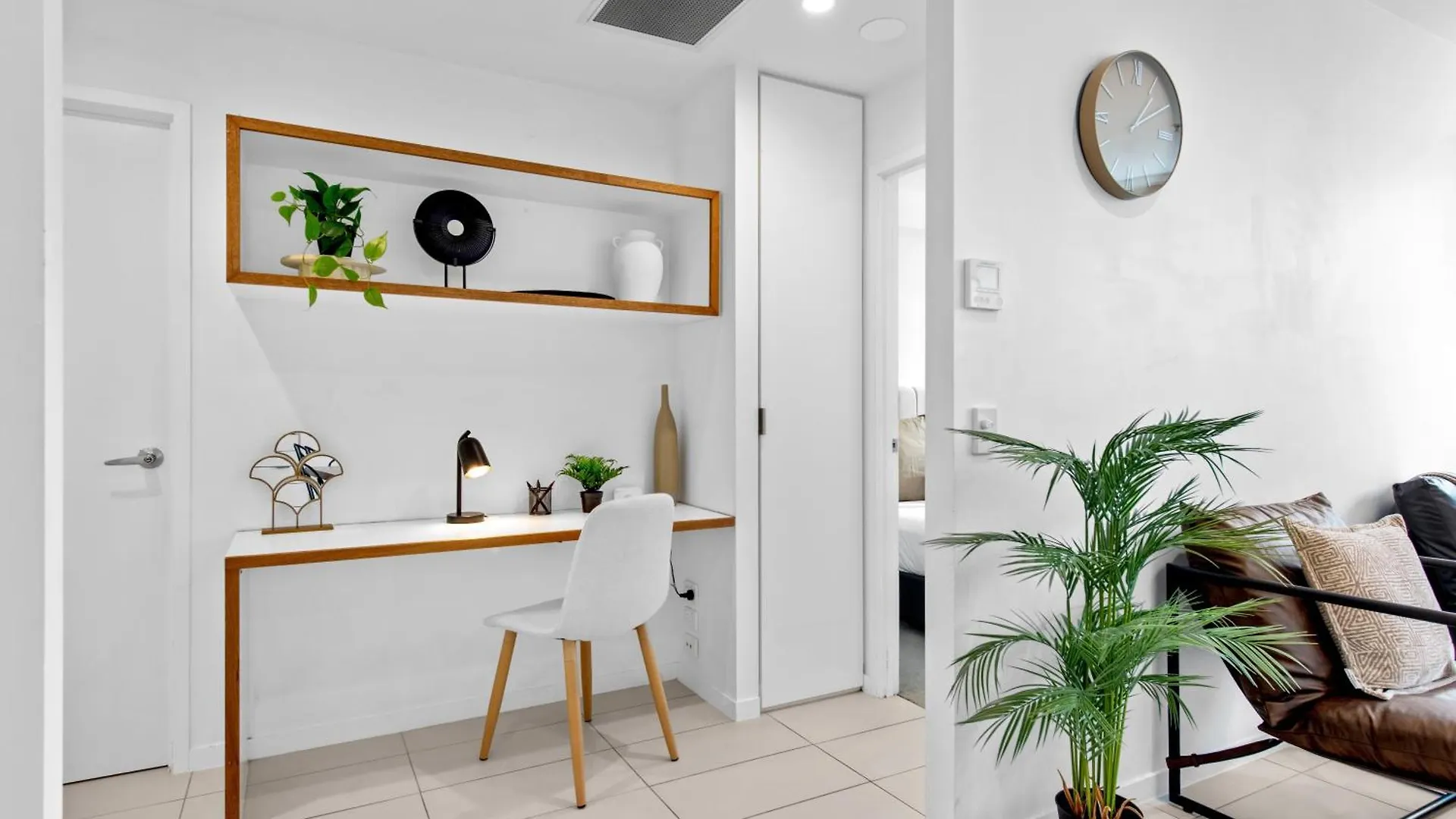 Bright And Cozy 2Br Apt With King Bed, Parking & Wi-Fi Brisbane